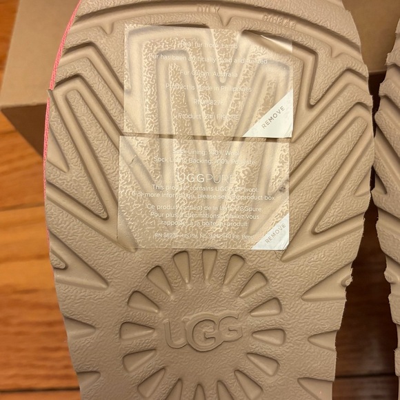 NEW IN BOX UGG Classic Ultra Mini Light Pink Blossom Ankle Boot Womens US 8 - Picture 8 of 10